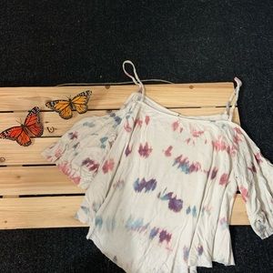 Off-shoulder tye-dye tee